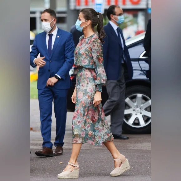 Zara Rare Viral Floral Sheer Midi Dress Sz M - Picture 3 of 11